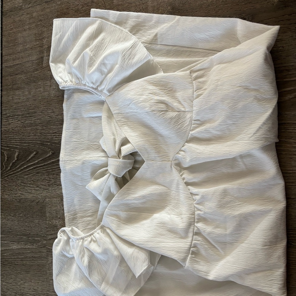 Elegant White Blouse with Puff Sleeves